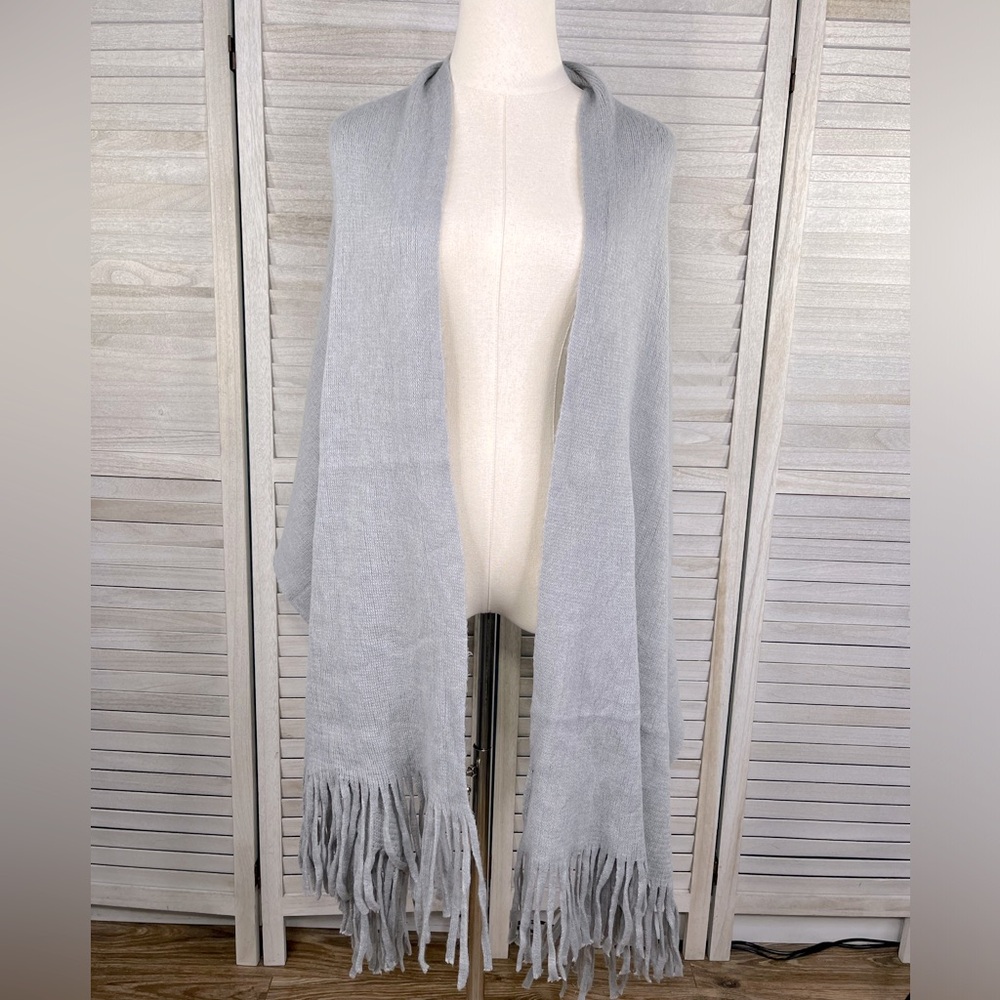 STEVE MADDEN Fringed Shawl/Wrap Soft & Cozy Light Gray-OS